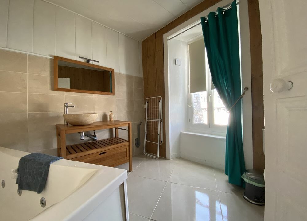 b-IMMO NANTES APPARTEMENT TRIPLEX 4 PIÈCES 71M² CENTRE DE VANNES (4)