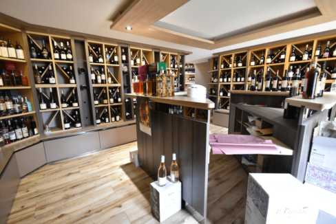 AGENCE IMMO VANNES IMMEUBLE AVEC FOND DE COMMERCE ET APPARTEMENT 180M² CRACH