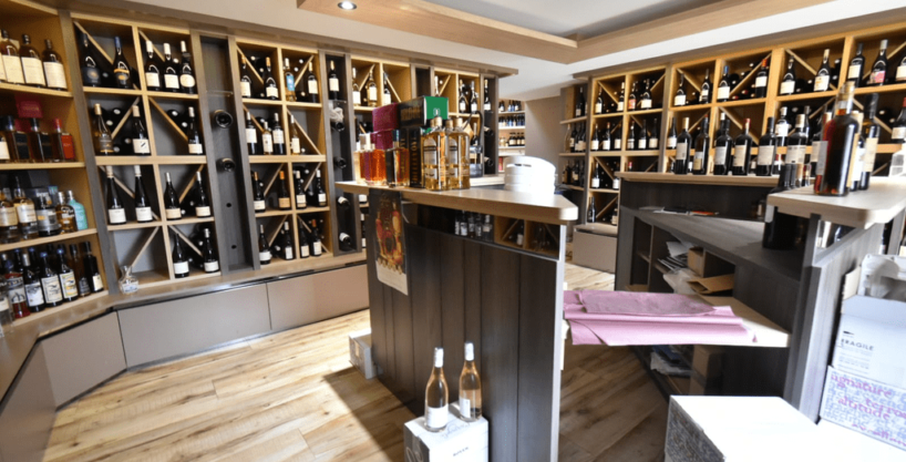 AGENCE IMMO VANNES IMMEUBLE AVEC FOND DE COMMERCE ET APPARTEMENT 180M² CRACH