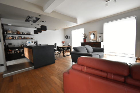 b-IMMO VANNES IMMEUBLE AVEC FOND DE COMMERCE ET APPARTEMENT 180M² CRACH (2)