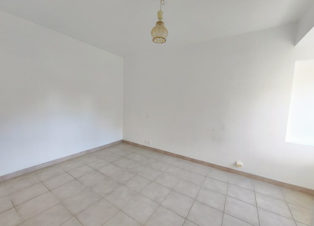 b-immo-2 pièces 76 m² 245 m² Agence Immo-Vannes - Maison à rénover et proche du centre ville - Capelle Kévin. (4)