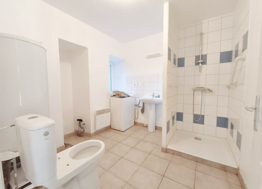 b-immo-2 pièces 76 m² 245 m² Agence Immo-Vannes - Maison à rénover et proche du centre ville - Capelle Kévin. (5)