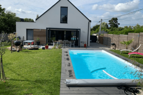 b-immo-6 pièces 140 m² Maison 6 pièces - 140 m² - 4 Chambres - Parcelle de 649 m² au bord de mer - Piscine chauffée - Ambon (1)