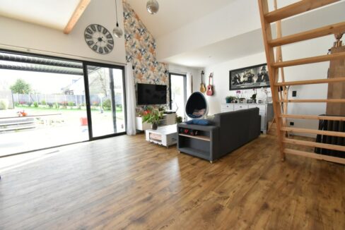 b-immo-6 pièces 140 m² Maison 6 pièces - 140 m² - 4 Chambres - Parcelle de 649 m² au bord de mer - Piscine chauffée - Ambon (4)
