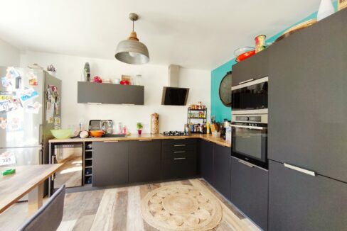 immo vannes Maison 5 pièces - 85 m² - 2 Chambres et un grand bureau - Parcelle de 430 m² au calme dans un hameau 4