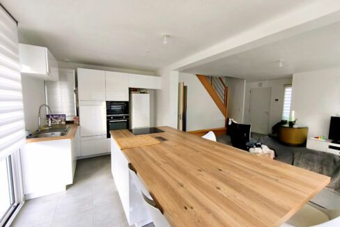 b-IMMO VANNES MAISON NEUVE 103 M² 7 PIÈCES PARCELLE 449 M² PROCHE CENTRE-VILLE SAINT-NOLFF (10)