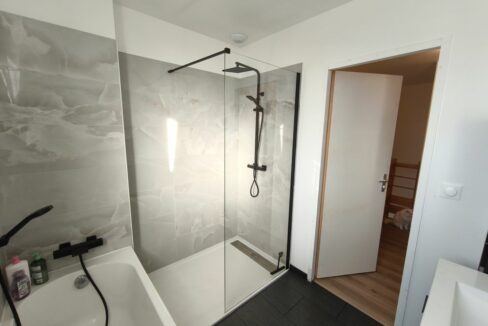 b-IMMO VANNES MAISON NEUVE 103 M² 7 PIÈCES PARCELLE 449 M² PROCHE CENTRE-VILLE SAINT-NOLFF (8)