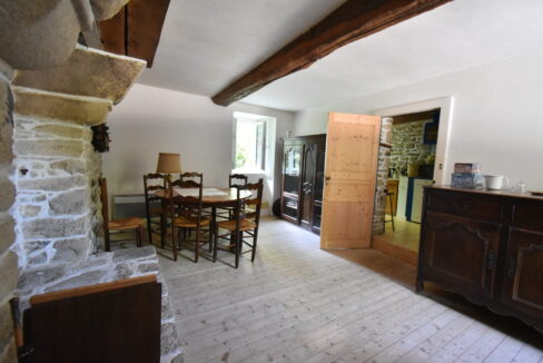 A vendre - Maison de caractère au cœur de Surzur - 140 m² - Parcelle 460 m² (8)