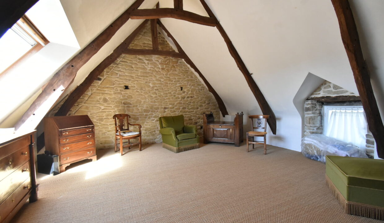 A vendre - Maison de caractère au cœur de Surzur - 140 m² - Parcelle 460 m² (9)