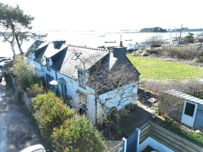 Maison atypique - 70 m² - Parcelle 428 ²m²- Proche du golfe du Morbihan (56)