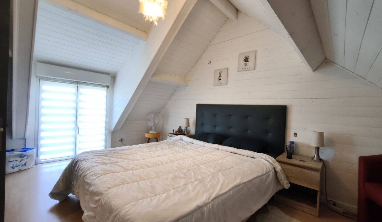 Maison atypique - 70 m² - Parcelle 428 ²m²- Proche du golfe du Morbihan (58)