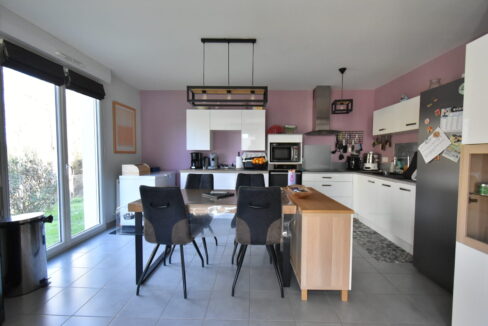 Maison construite en 2016 - 91 m² - Parcelle 323 m²- TheixNoyalo - Au calme (1)