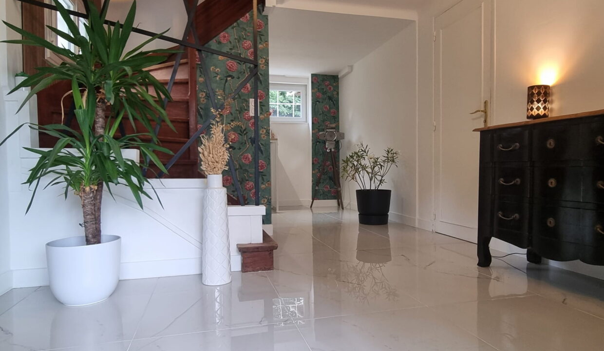 Maison rénové en 2023 - 119 m² - Parcelle 1028 m²- Proche centre Poulfanc - Au calme (10)