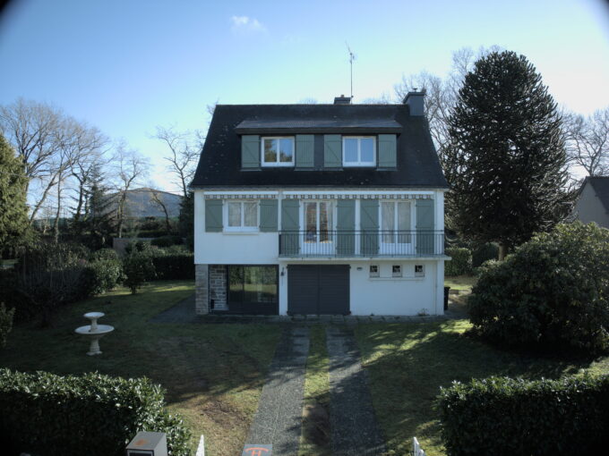 Maison rénové en 2023 - 119 m² - Parcelle 1028 m²- Proche centre Poulfanc - Au calme