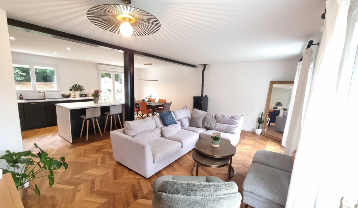 Maison rénové en 2023 - 119 m² - Parcelle 1028 m²- Proche centre Poulfanc - Au calme (6)
