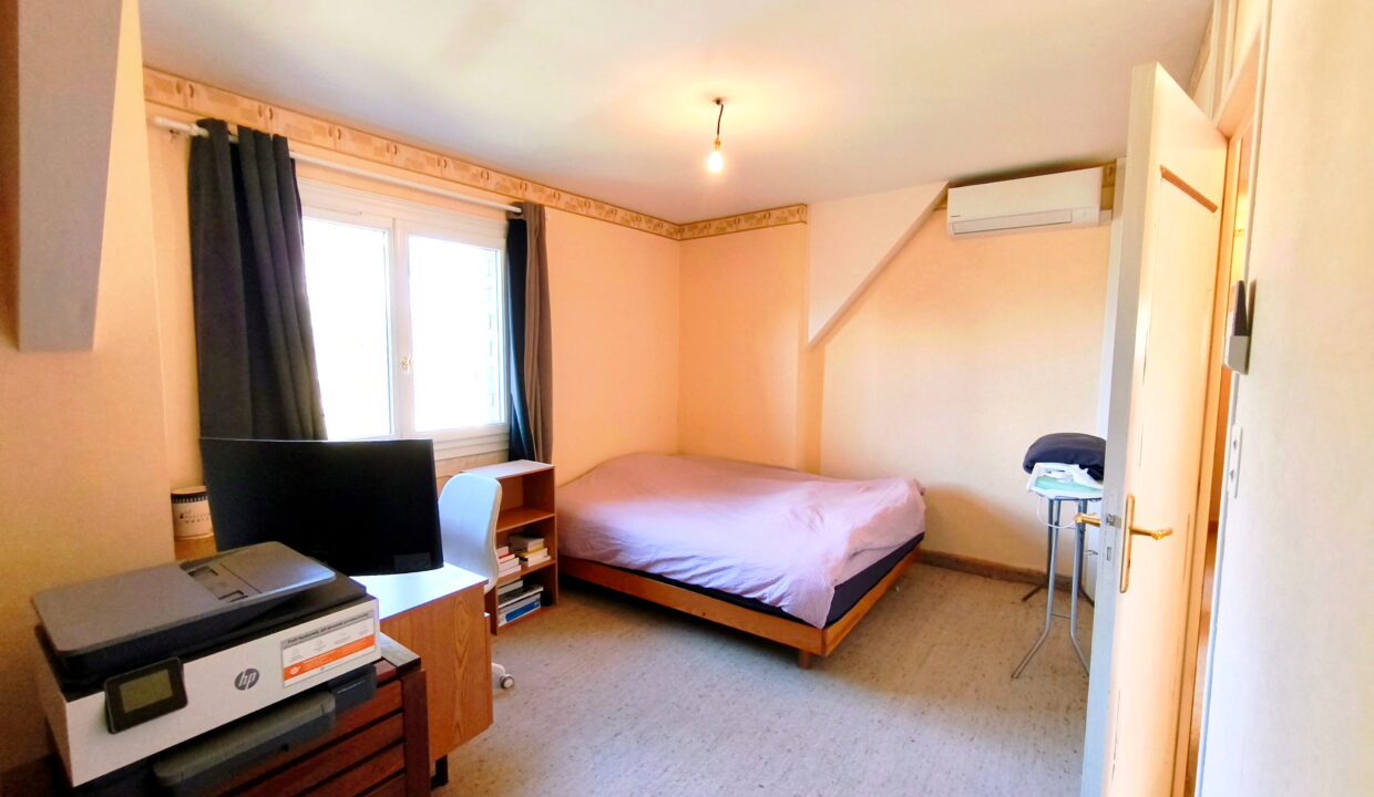 Maison rénové en 2023 - 119 m² - Parcelle 1028 m²- Proche centre Poulfanc - Au calme (7)
