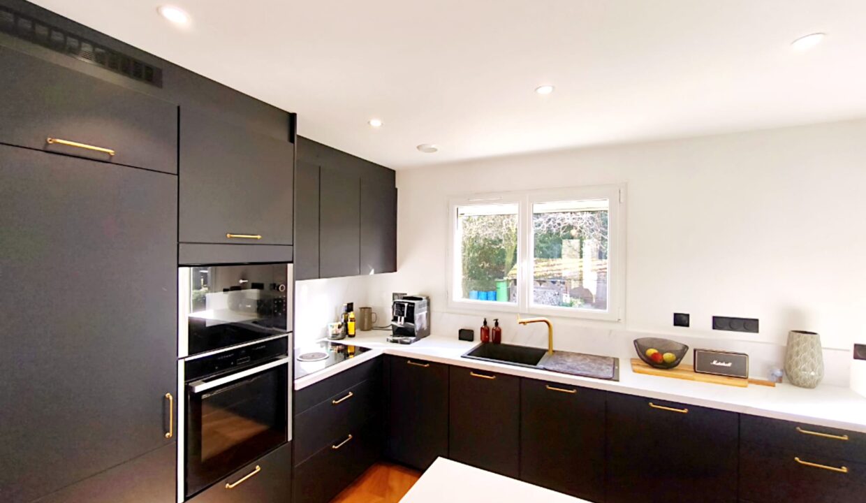 Maison rénové en 2023 - 119 m² - Parcelle 1028 m²- Proche centre Poulfanc - Au calme (9)